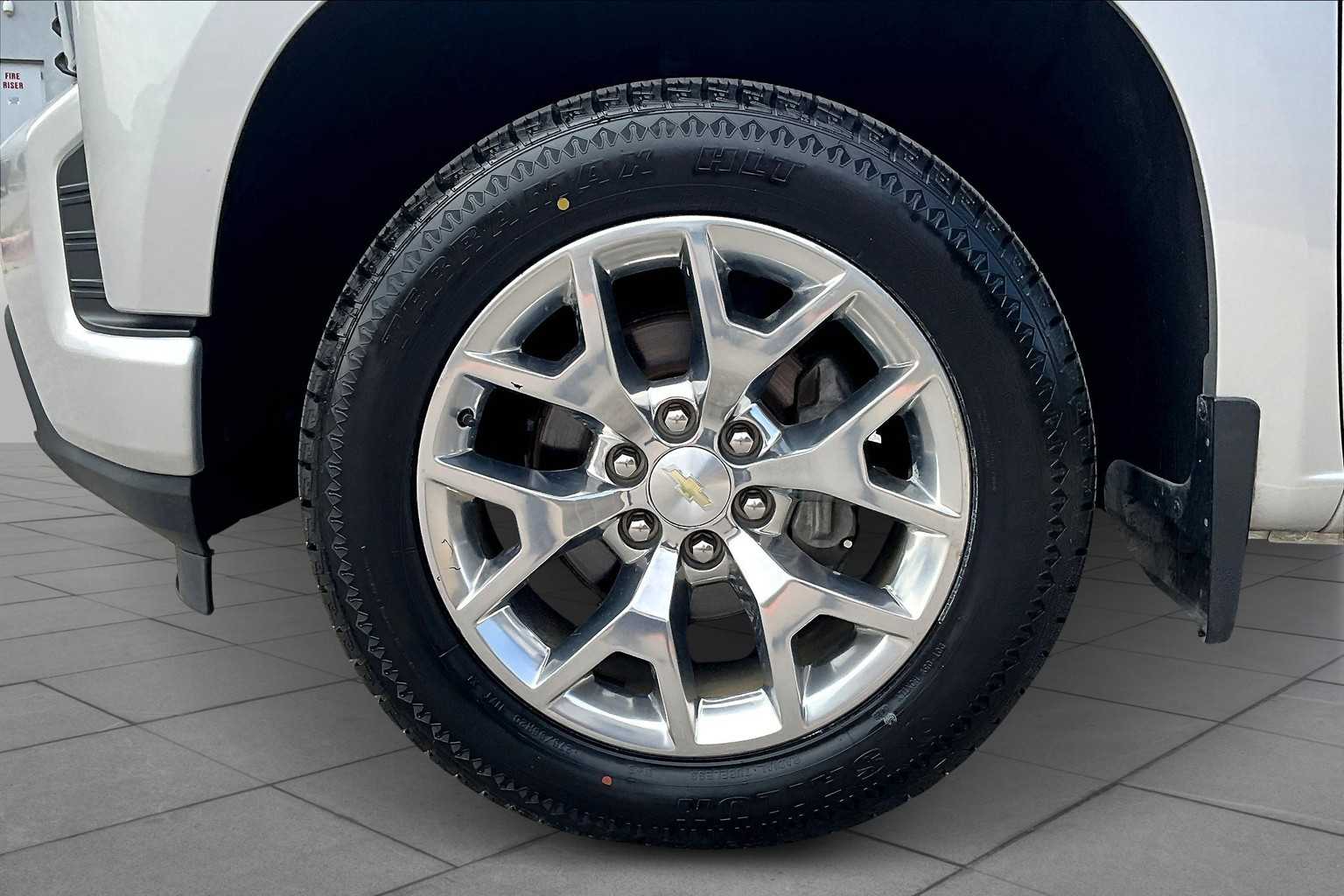 2019 Chevrolet Silverado 1500 Custom photo 6