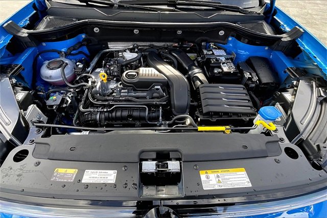 2025 Volkswagen Taos SEL photo 12