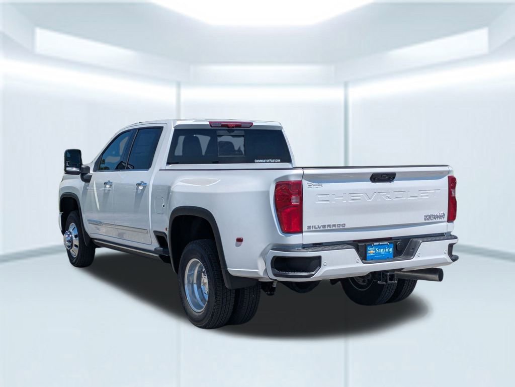2025 Chevrolet Silverado 3500HD High Country photo 3
