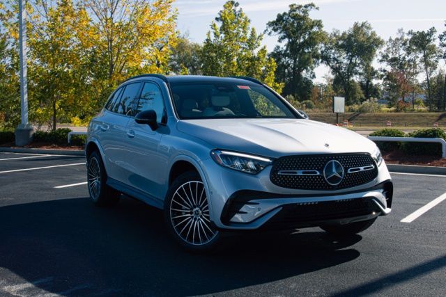 2026 Mercedes-Benz GLC Base's photo