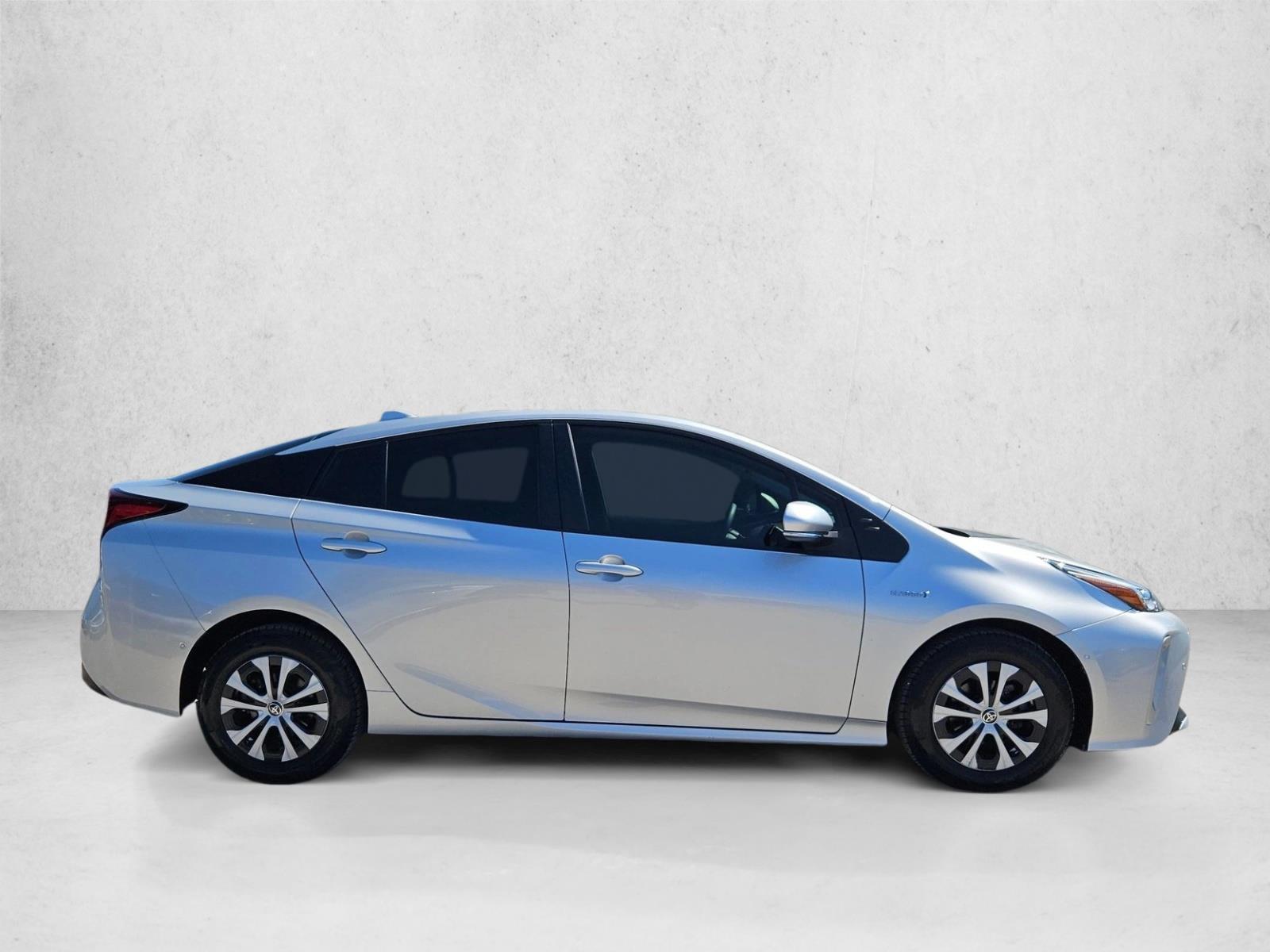2022 Toyota Prius LE AWD-e photo 4