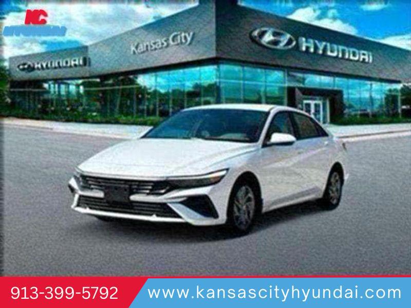 2025 Hyundai Elantra Blue's photo