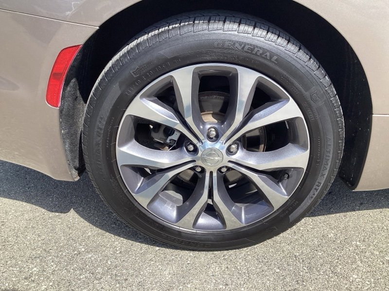 2018 Chrysler Pacifica Limited photo 9