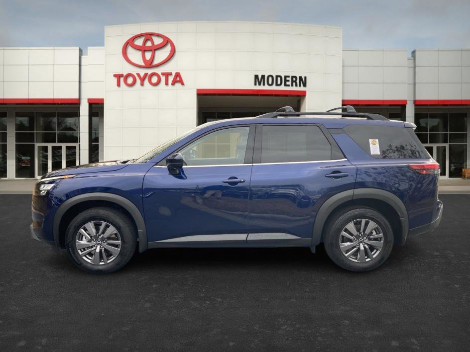 2024 Nissan Pathfinder SV photo 2