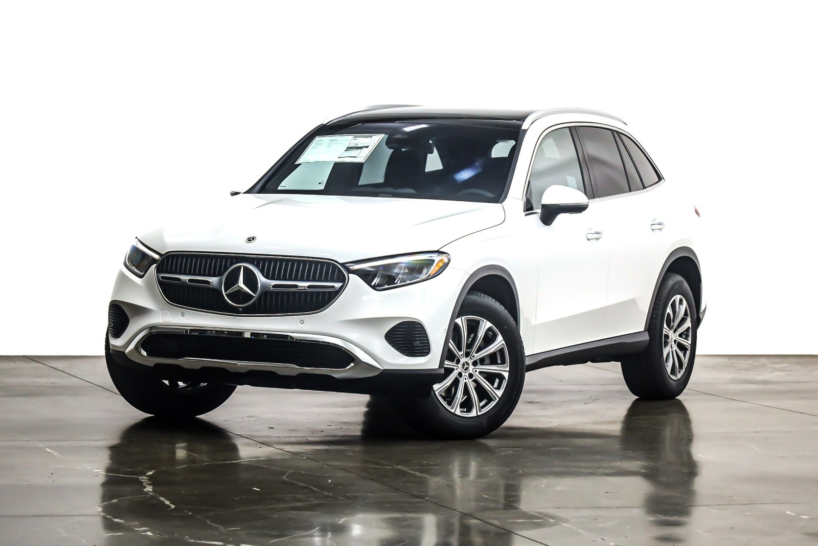 2026 Mercedes-Benz GLC Base's photo