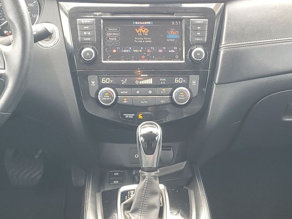 2019 Nissan Rogue SL photo 25