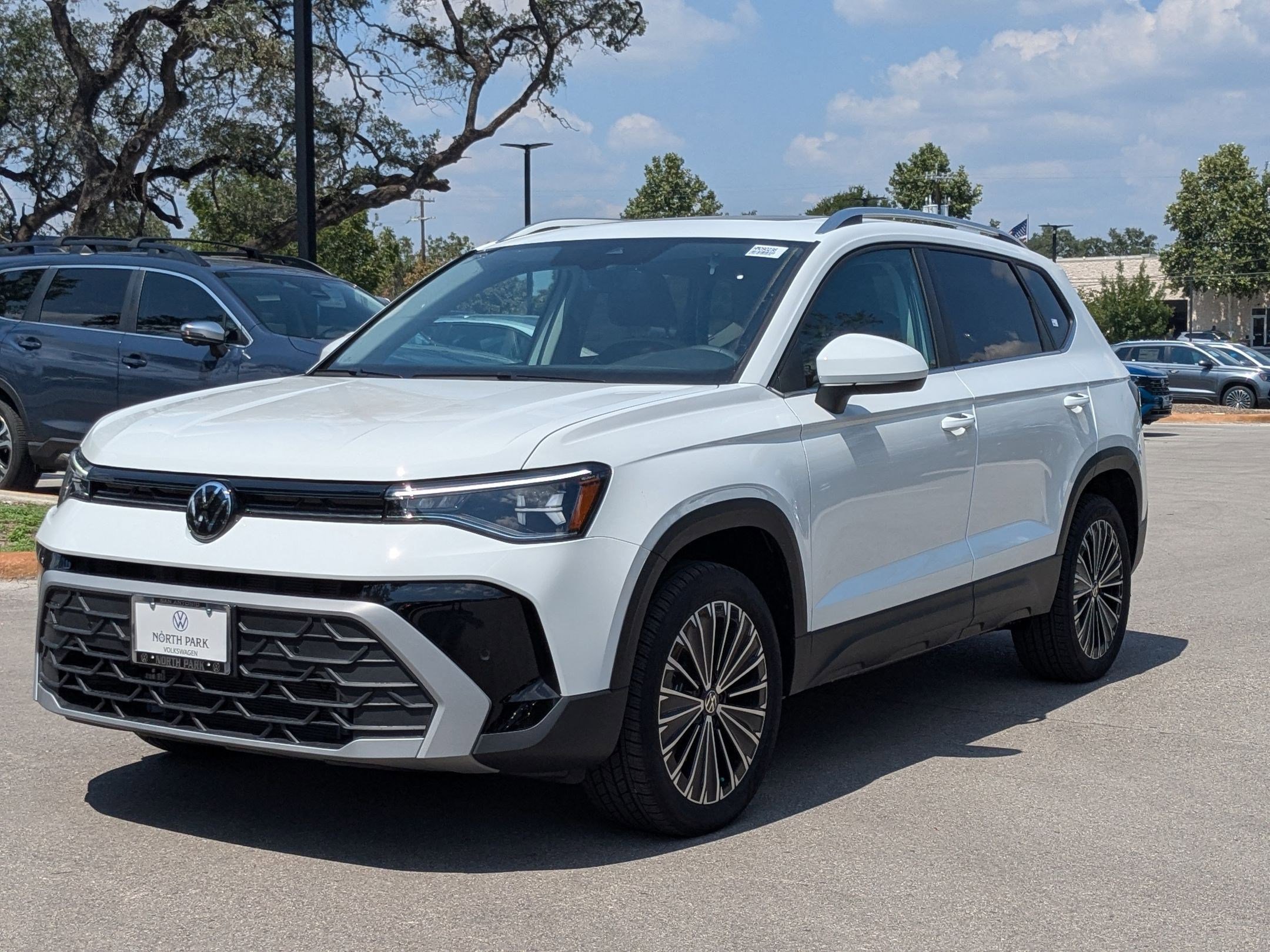 2025 Volkswagen Taos SE photo 3