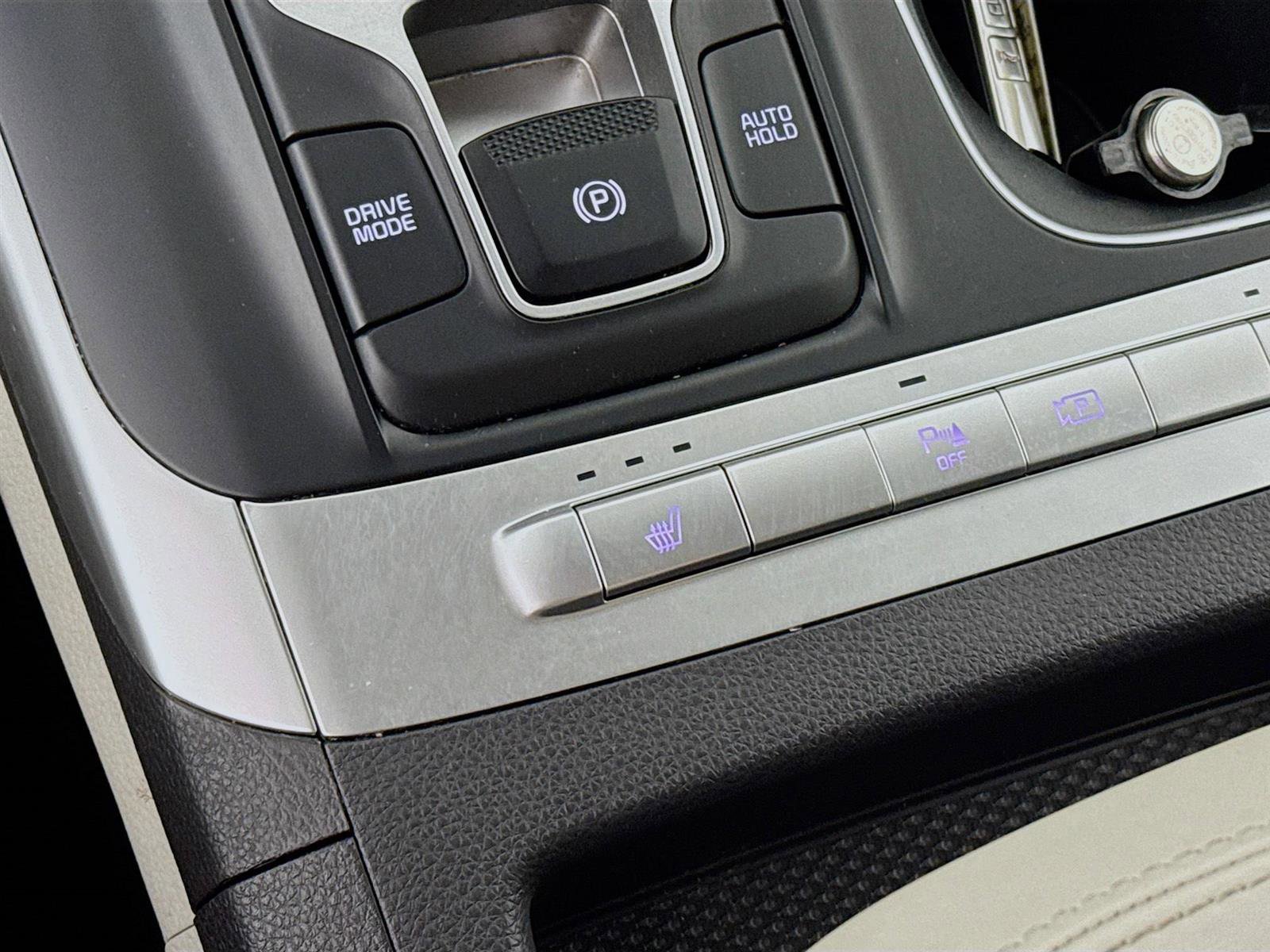 2024 Kia Carnival LX photo 20