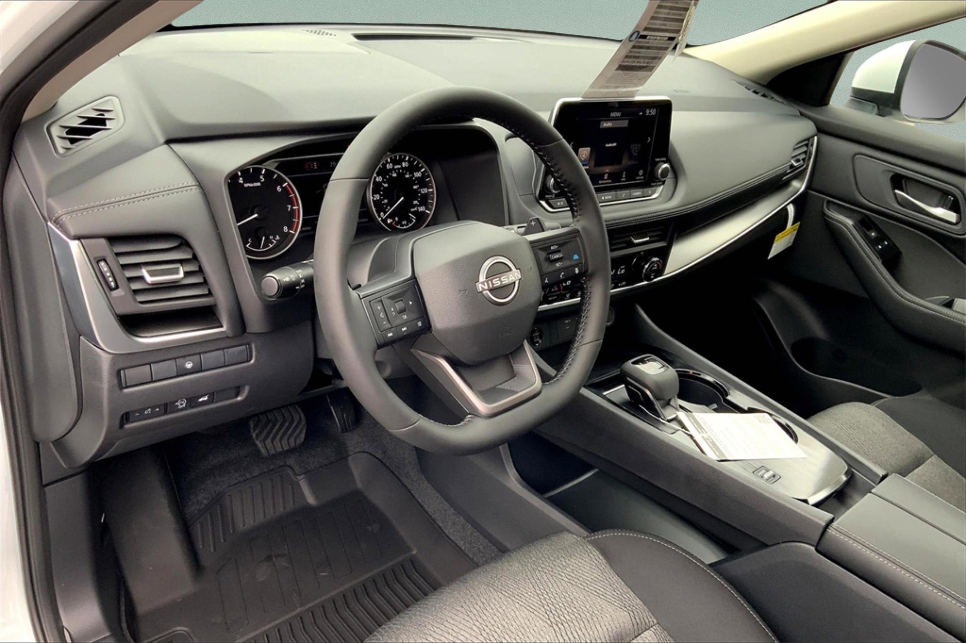 2026 Nissan Rogue SV photo 3