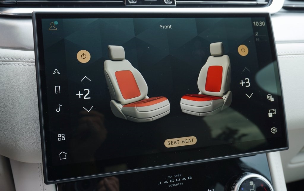 2026 JAGUAR F-PACE - Image 24