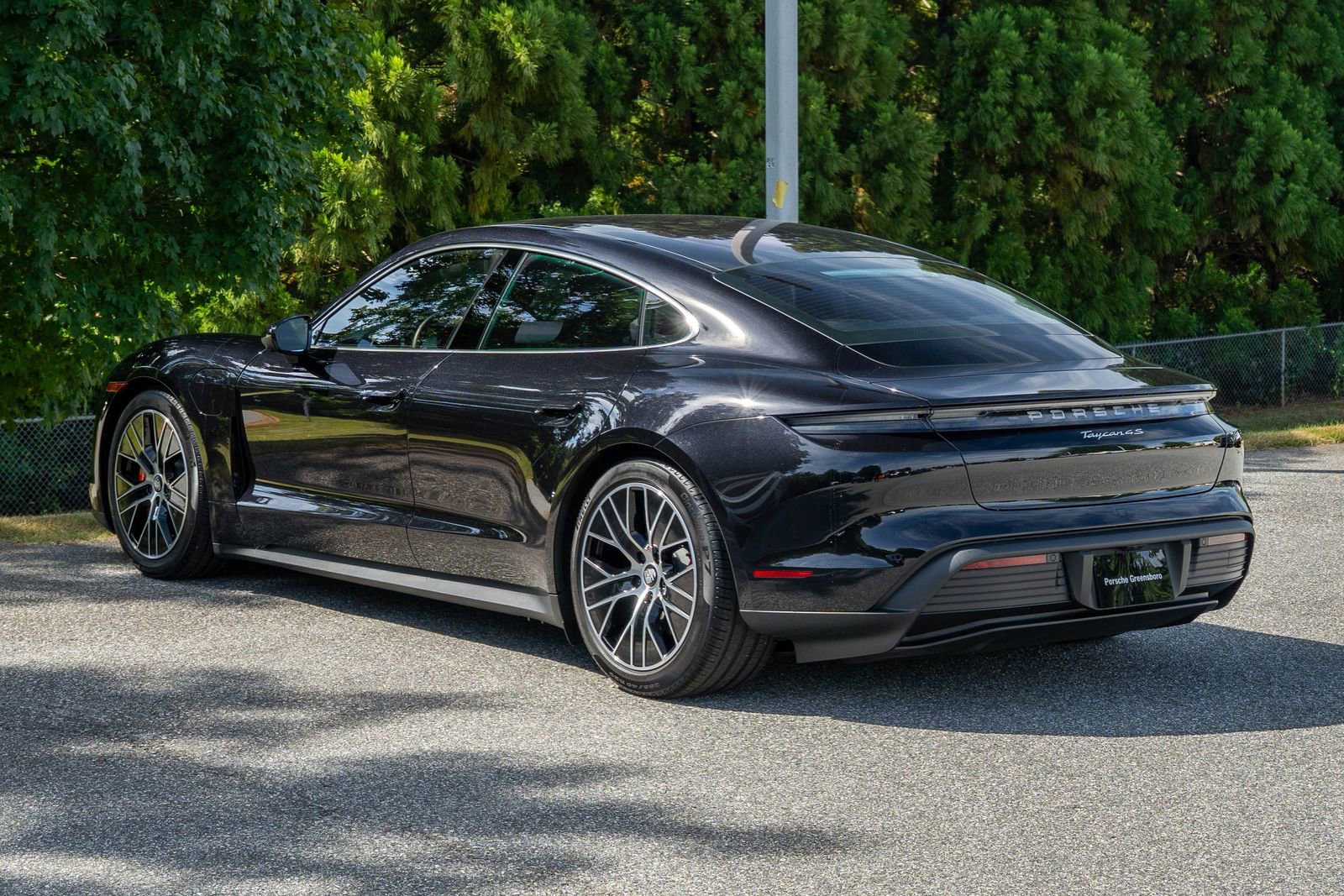 2024 Porsche Taycan 4S photo 3