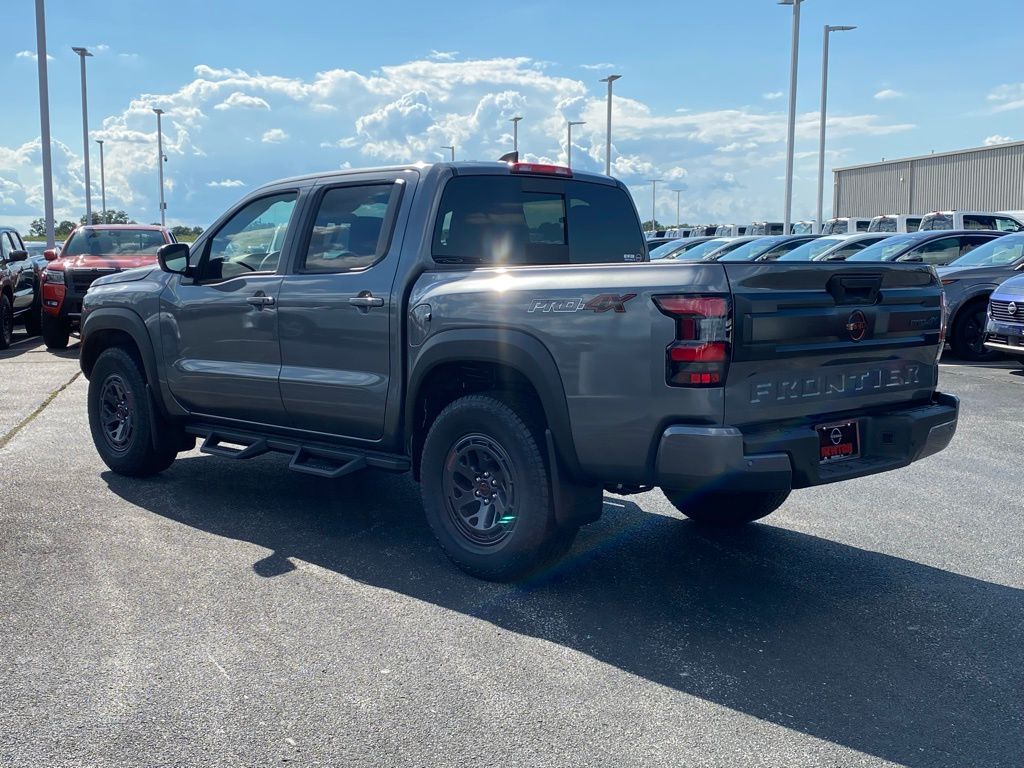 2025 Nissan Frontier PRO-4X photo 6