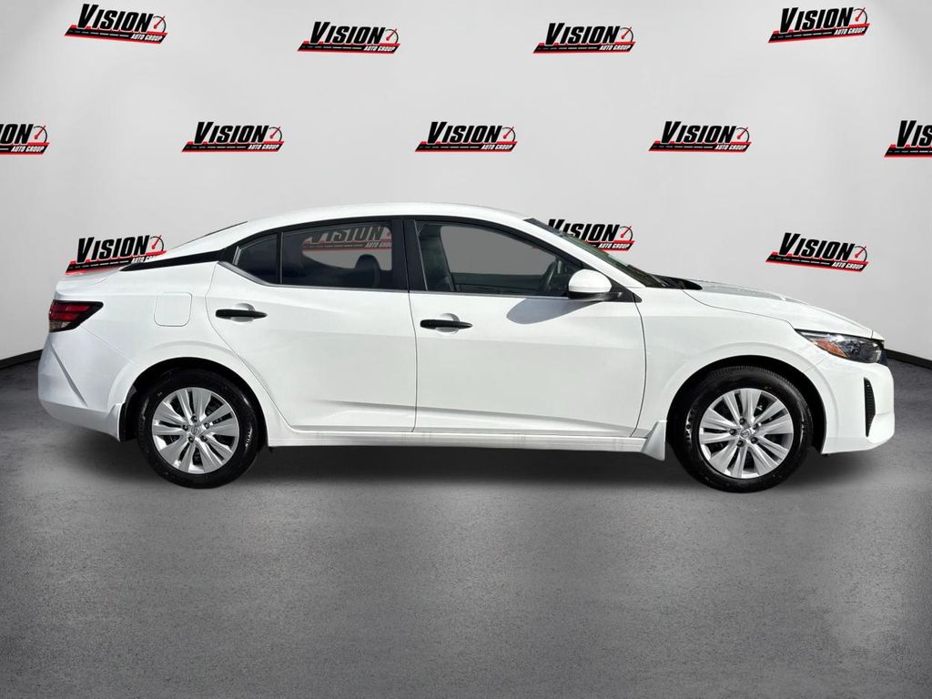 2025 Nissan Sentra S photo 4