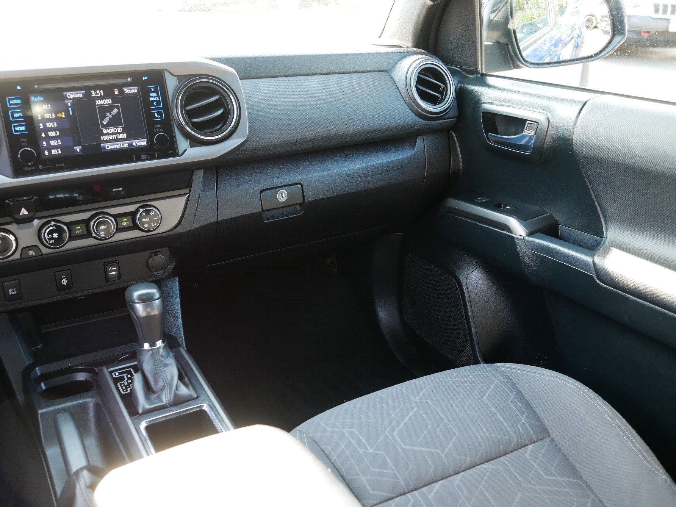 2017 Toyota Tacoma TRD 4x4 photo 11