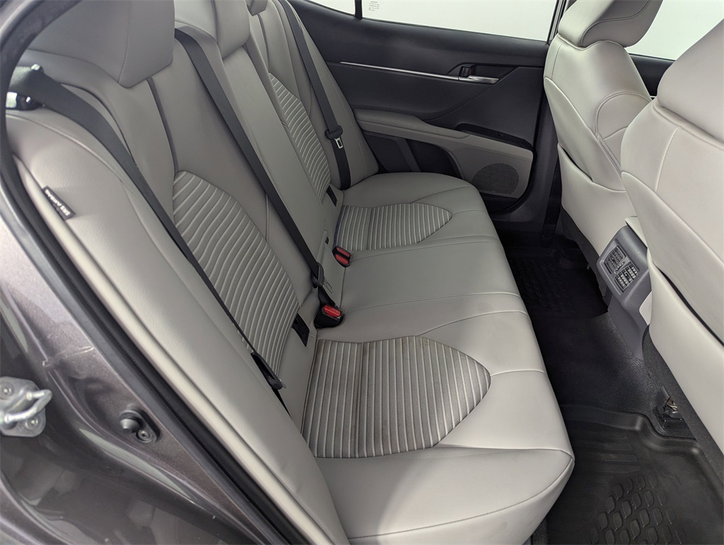2022 Toyota Camry SE photo 31