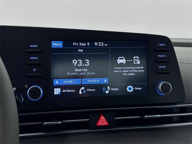 2025 Hyundai Elantra SEL Sport photo 19