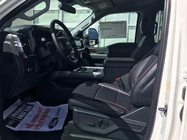2025 Ford F-350 Lariat photo 4