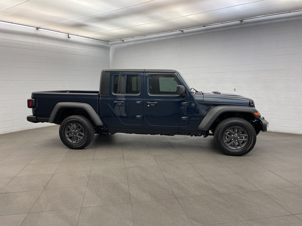 2025 Jeep Gladiator Sport S photo 2