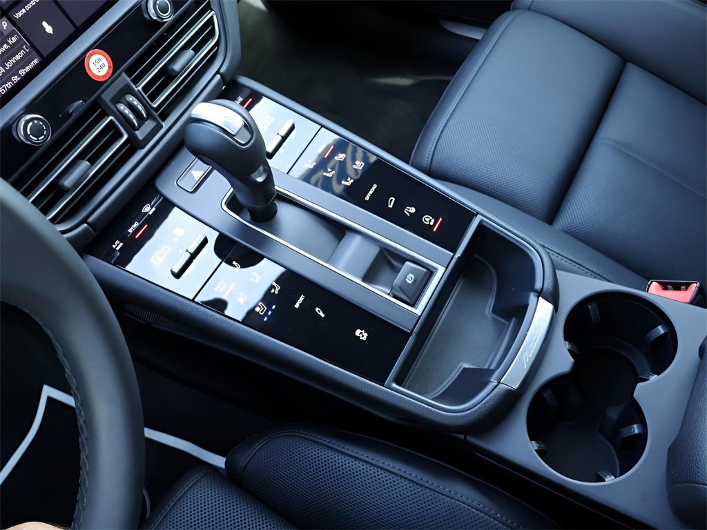 2022 Porsche Macan S photo 24