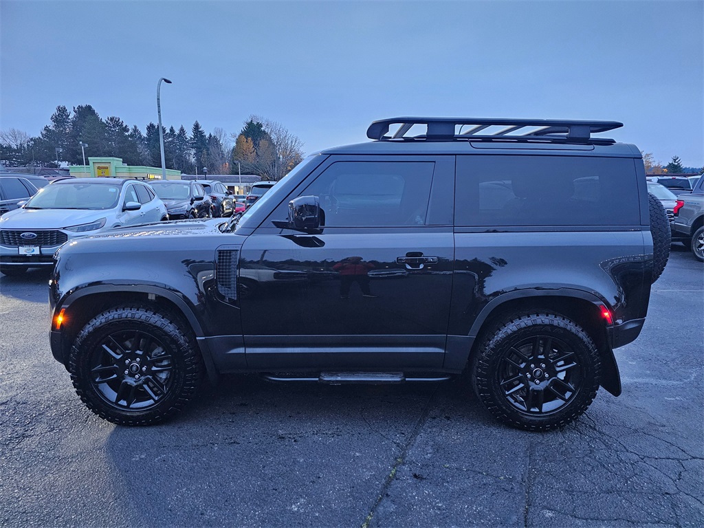 2022 Land Rover Defender S photo 4