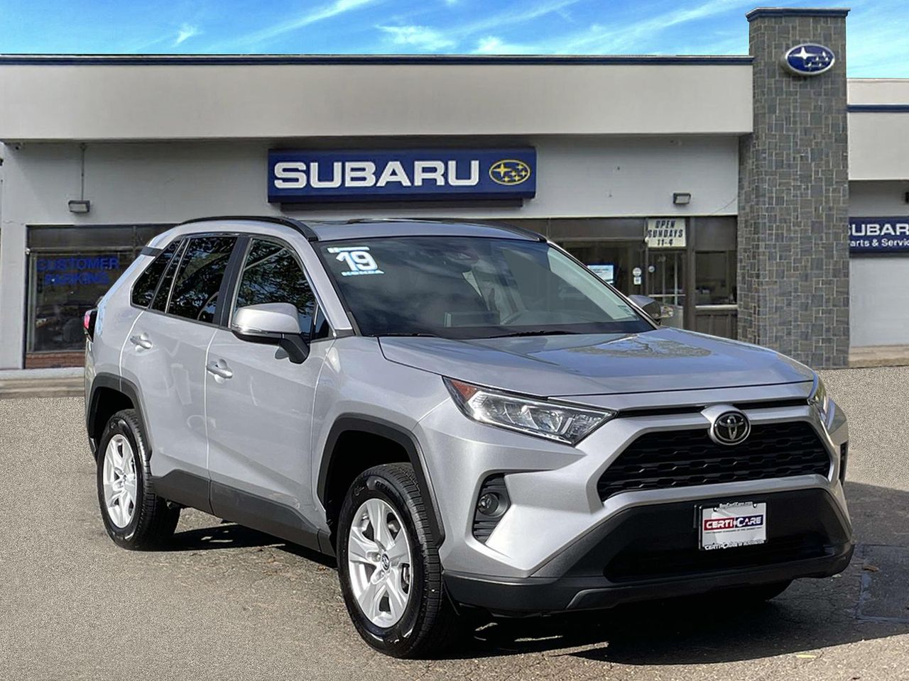 2019 Toyota RAV4 XLE's photo