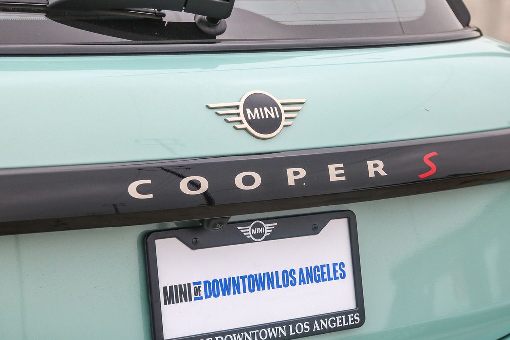 2026 Mini Cooper 4 Door Hardtop S Iconic photo 8