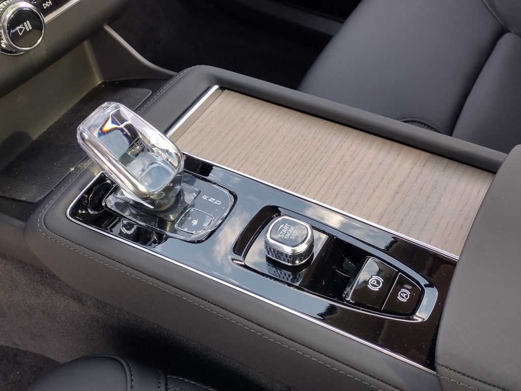 2025 VOLVO XC90 - Image 15