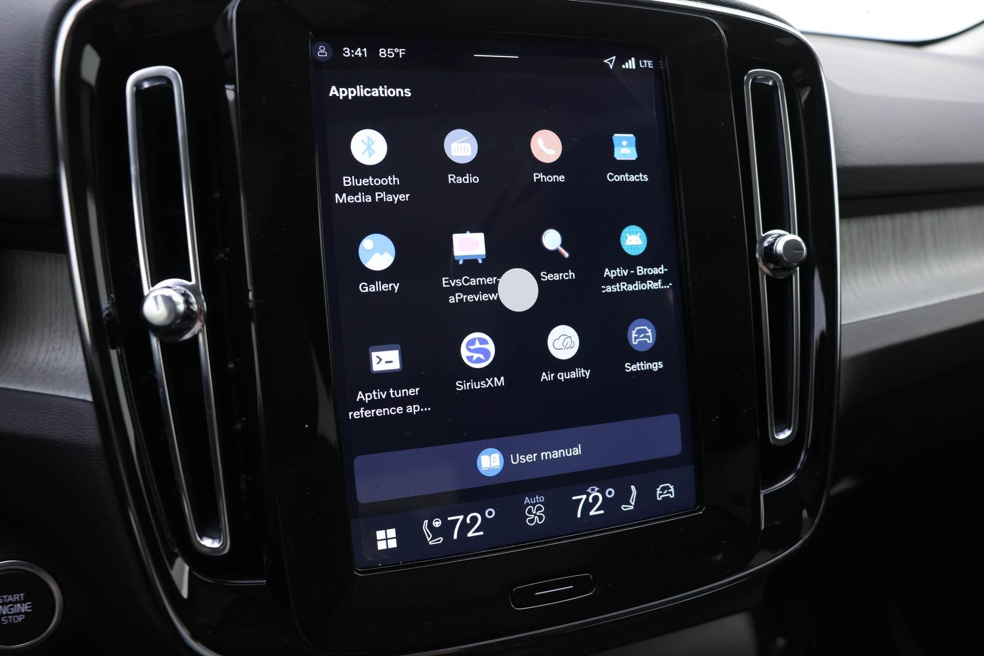 2026 Volvo XC40 Plus photo 9