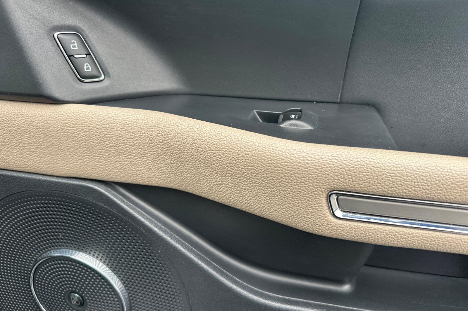 2023 Ford Expedition MAX Limited photo 9