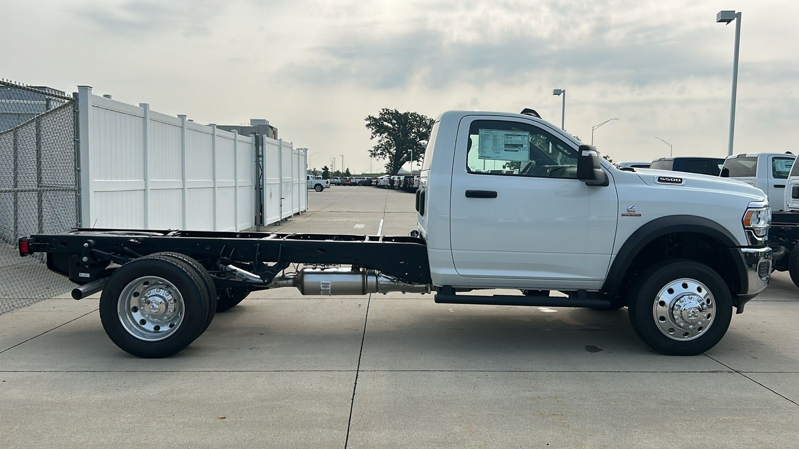2024 Ram 5500 Tradesman photo 2