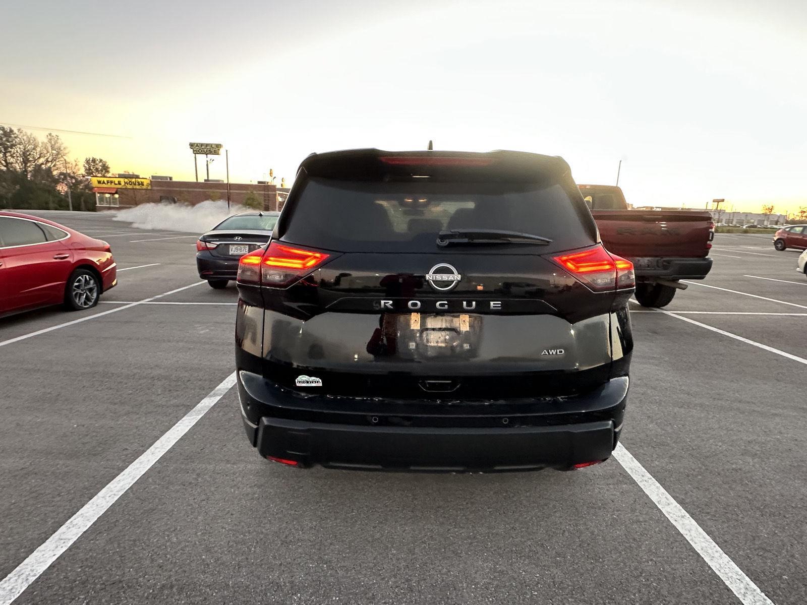 2025 Nissan Rogue S photo 3