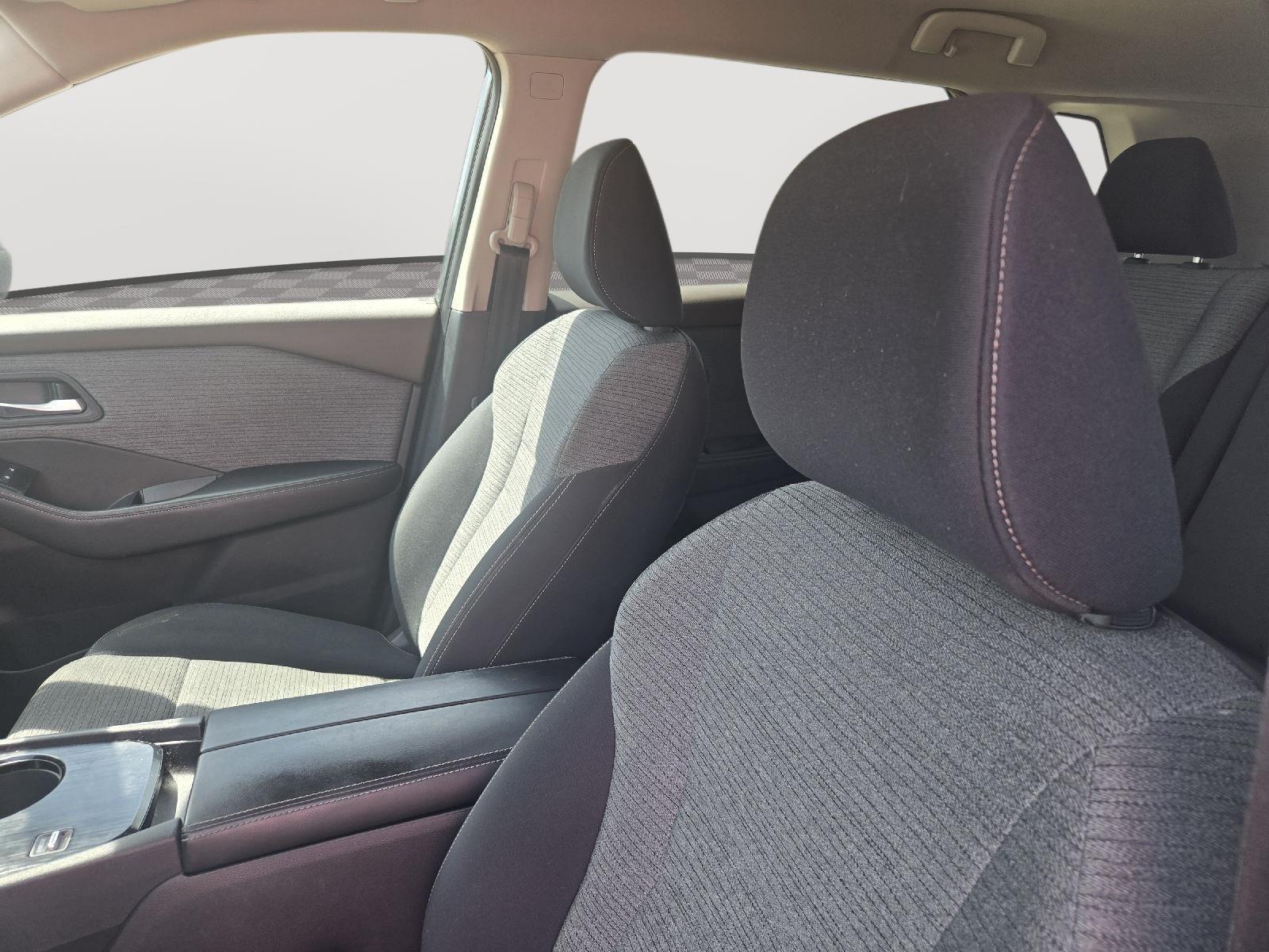2023 Nissan Rogue SV photo 10