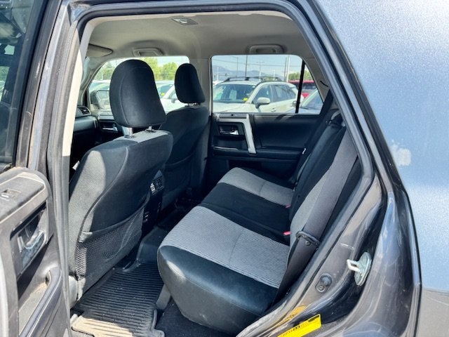 2019 Toyota 4Runner SR5 photo 4