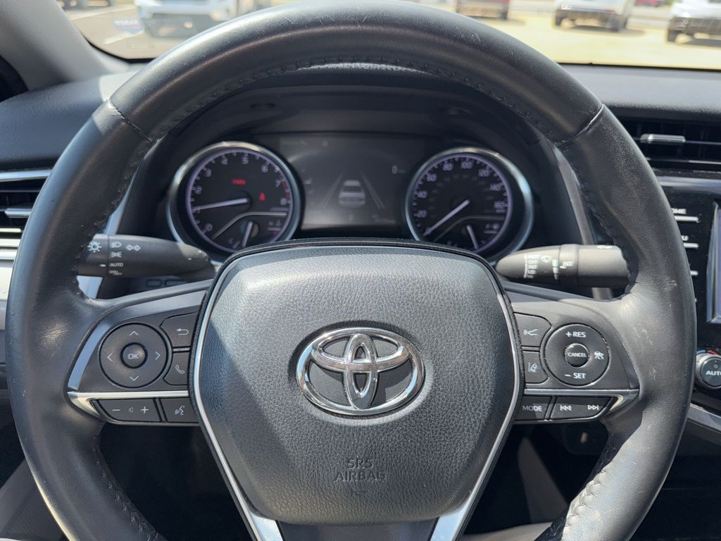2018 Toyota Camry XLE photo 9