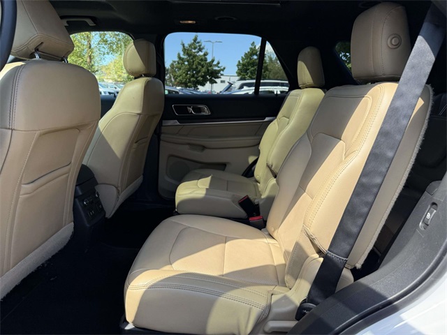 2017 Ford Explorer Limited photo 11