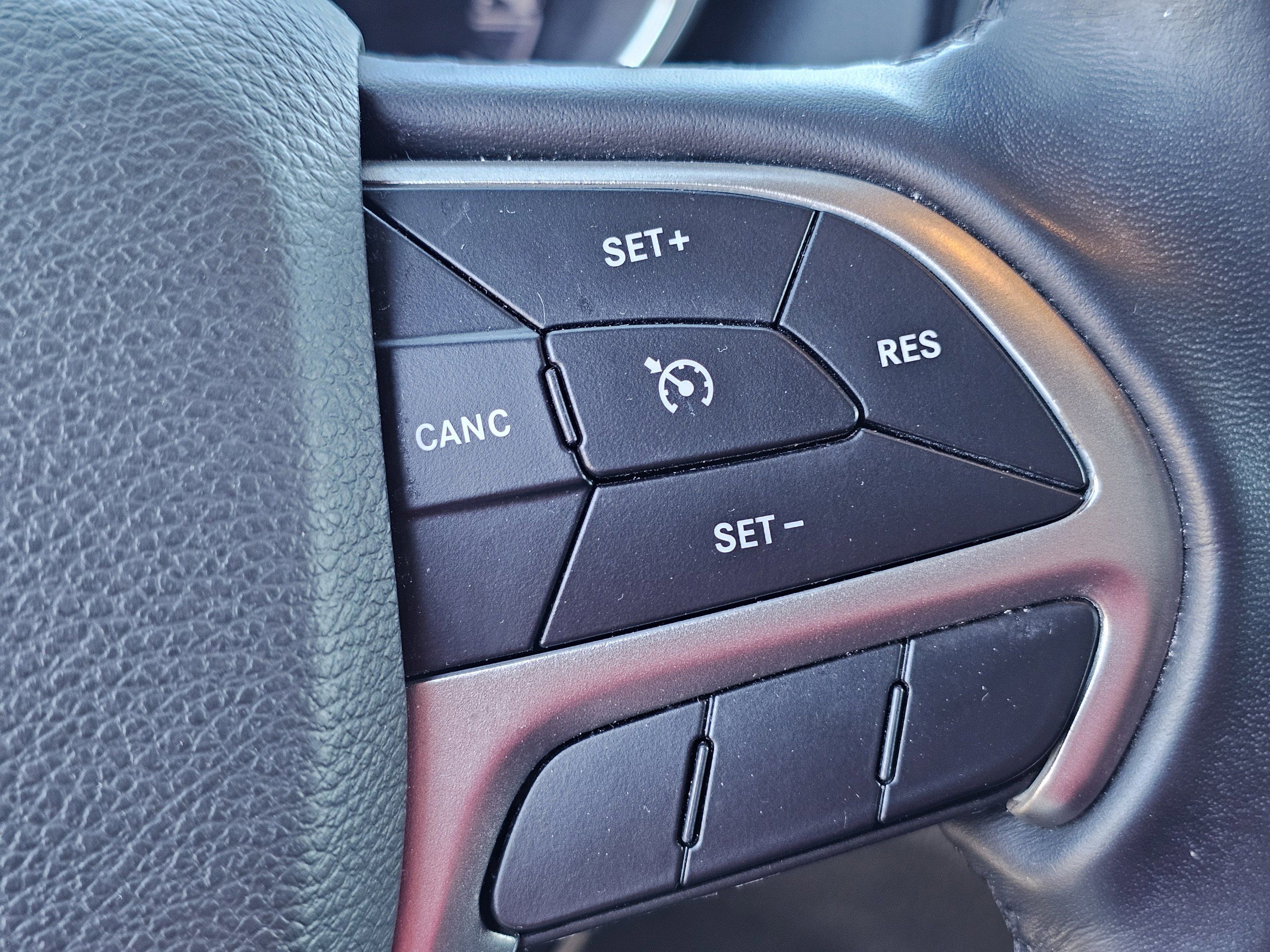 2022 Jeep Grand Cherokee Laredo E photo 18