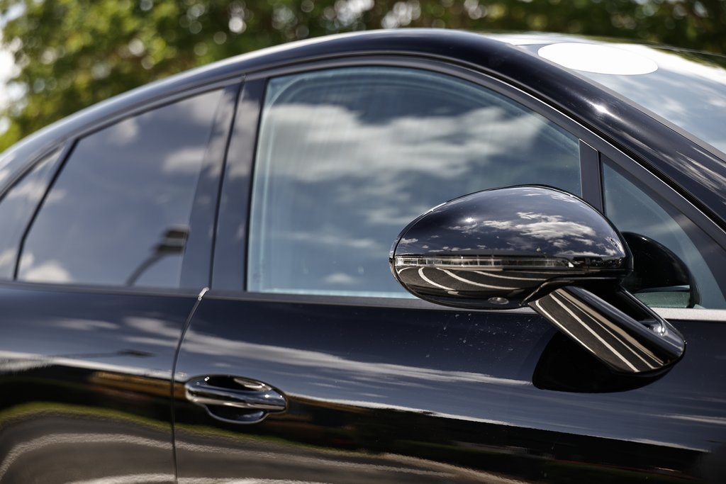 2024 Porsche Macan T photo 15