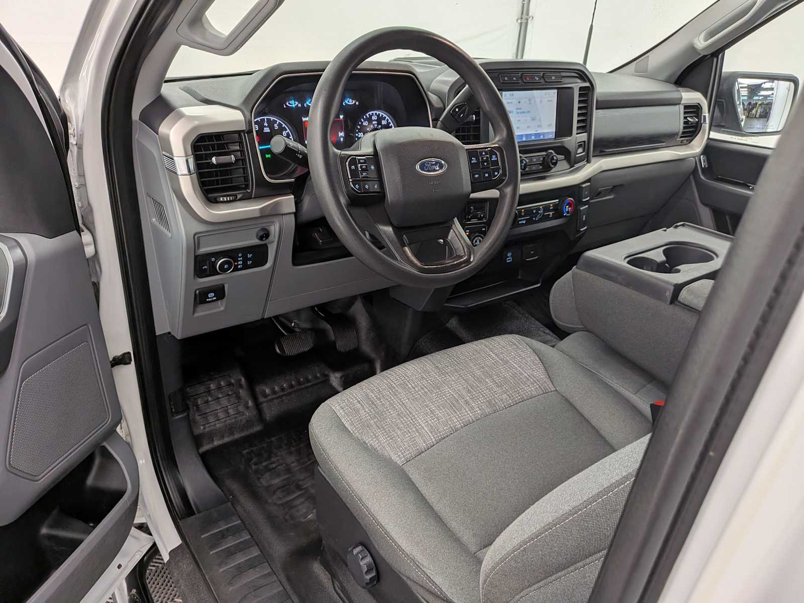 2021 Ford F-150 XL photo 2
