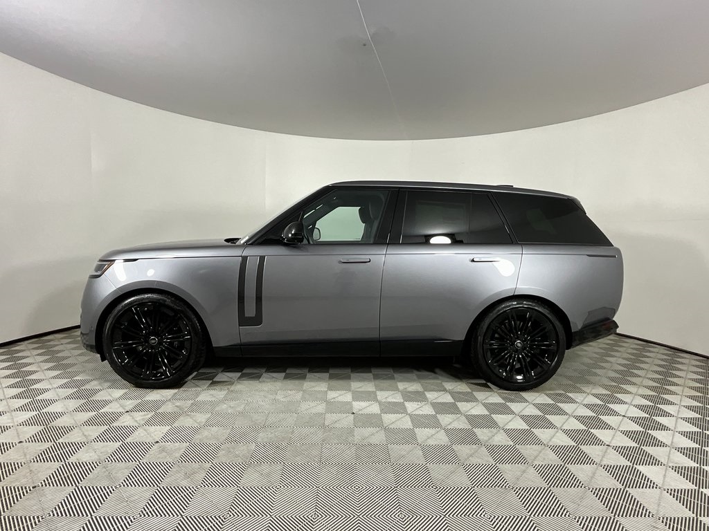2025 Land Rover Range Rover SE photo 2