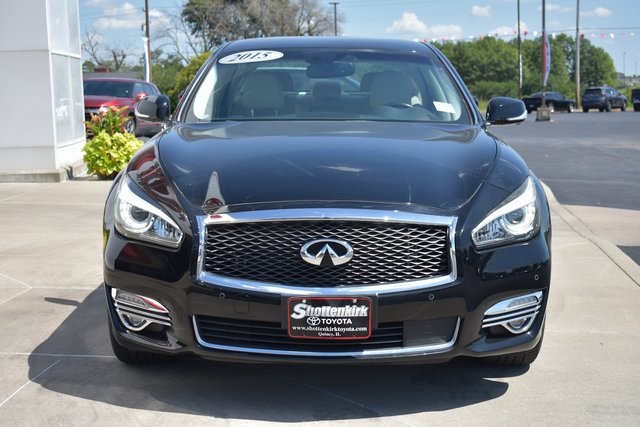 2015 Infiniti Q70 photo 3