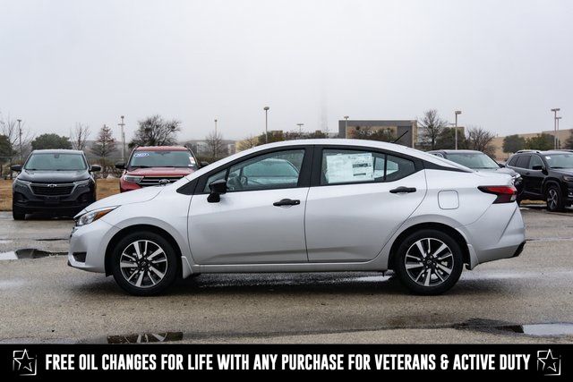 2025 Nissan Versa S photo 3