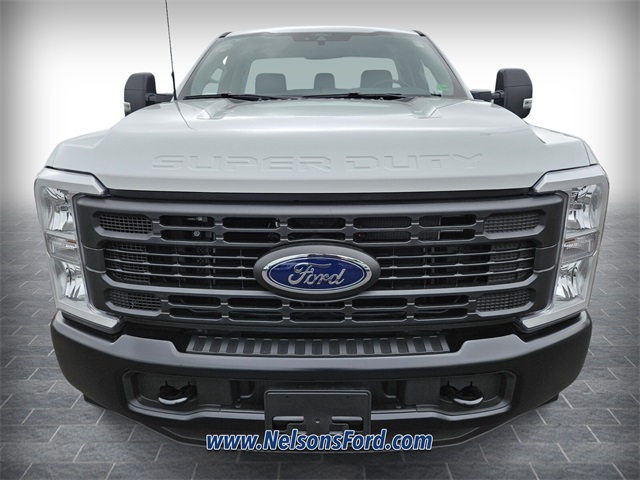 2025 Ford F-250 photo 2