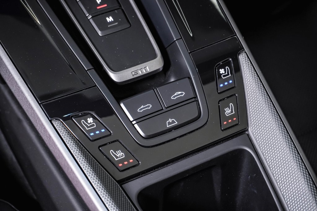 2025 Porsche 911 photo 30