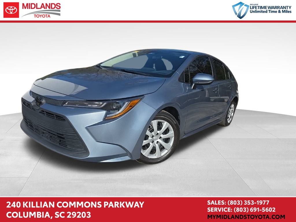 2024 Toyota Corolla LE's photo