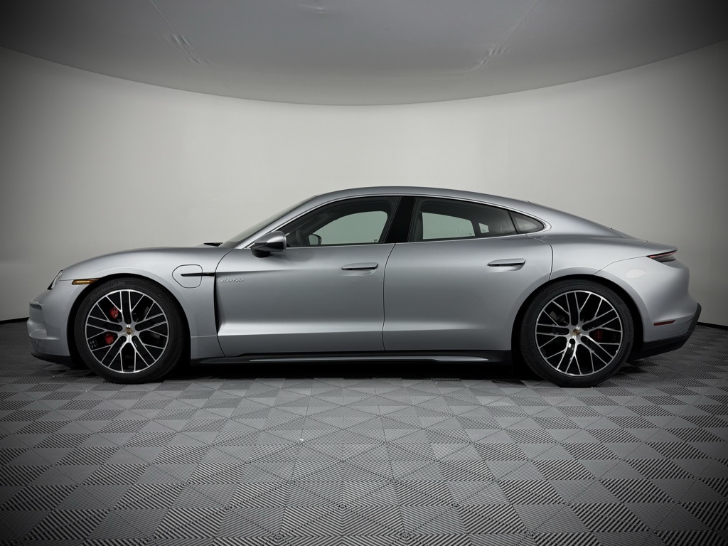 2025 Porsche Taycan 4S photo 2