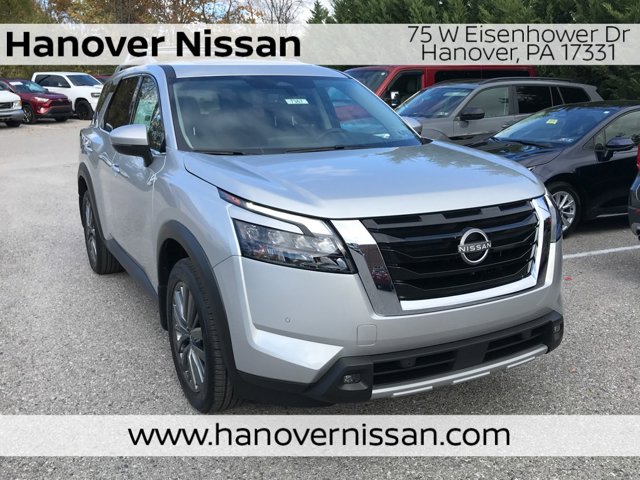 2025 Nissan Pathfinder SL's photo