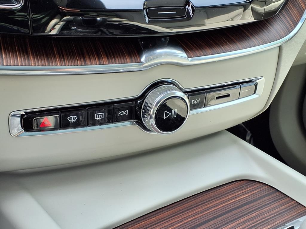 2020 Volvo XC60 Inscription photo 9