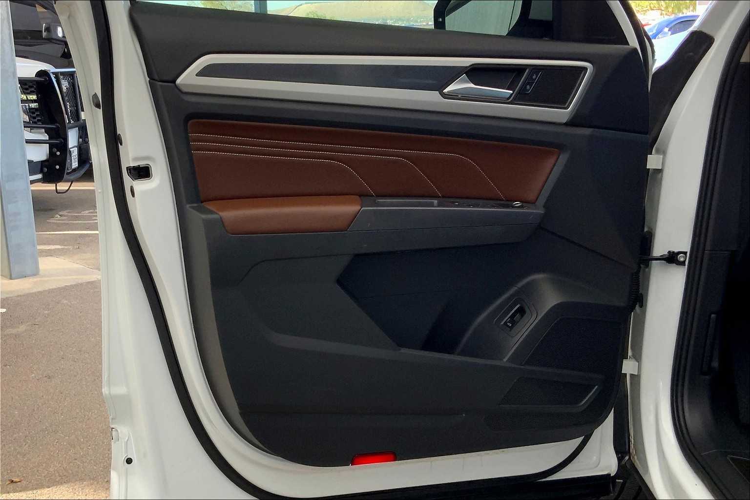 2021 Volkswagen Atlas V6 SEL R-Line photo 18
