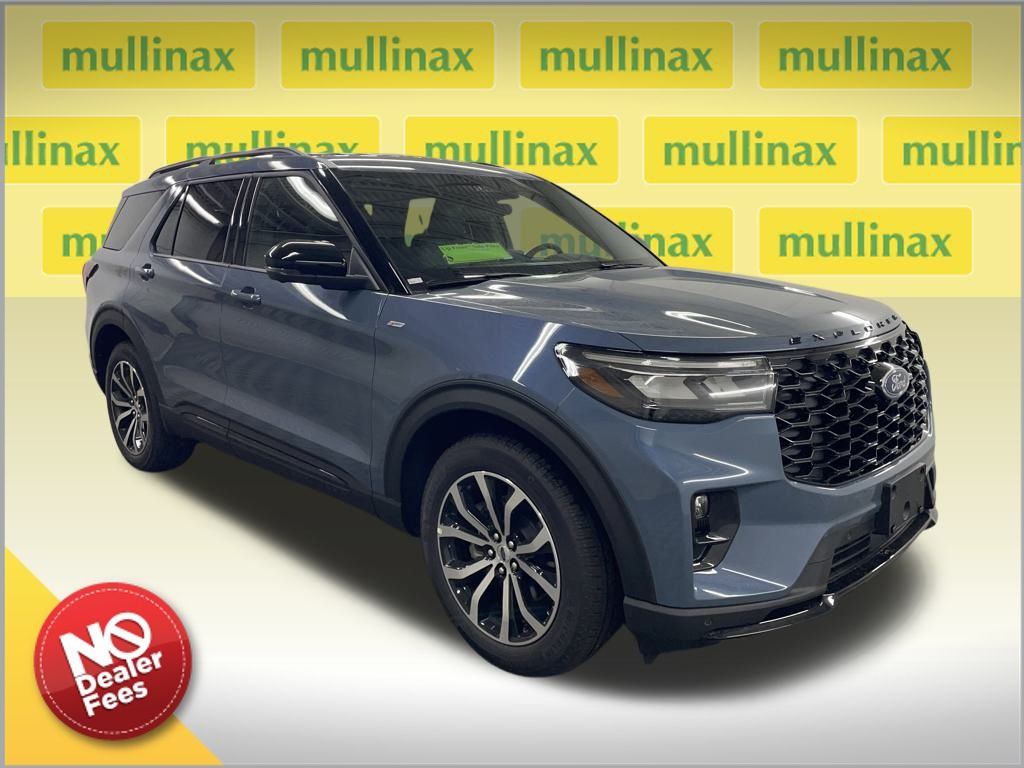2025 Ford Explorer ST-LINE's photo