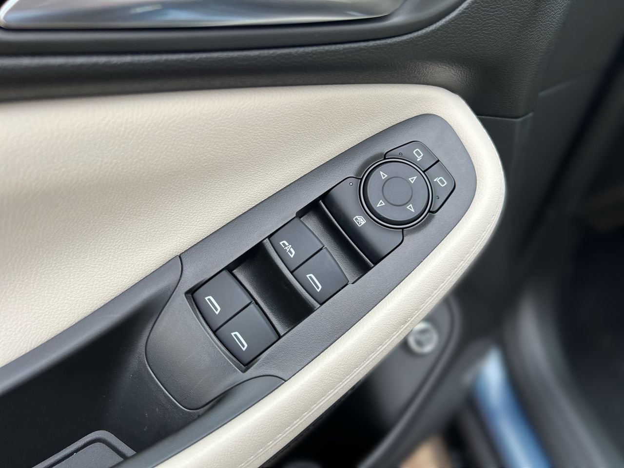 2026 Buick Encore GX Sport Touring photo 16